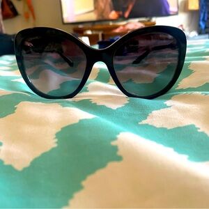 Beautiful Chanel sunglasses in great condition!